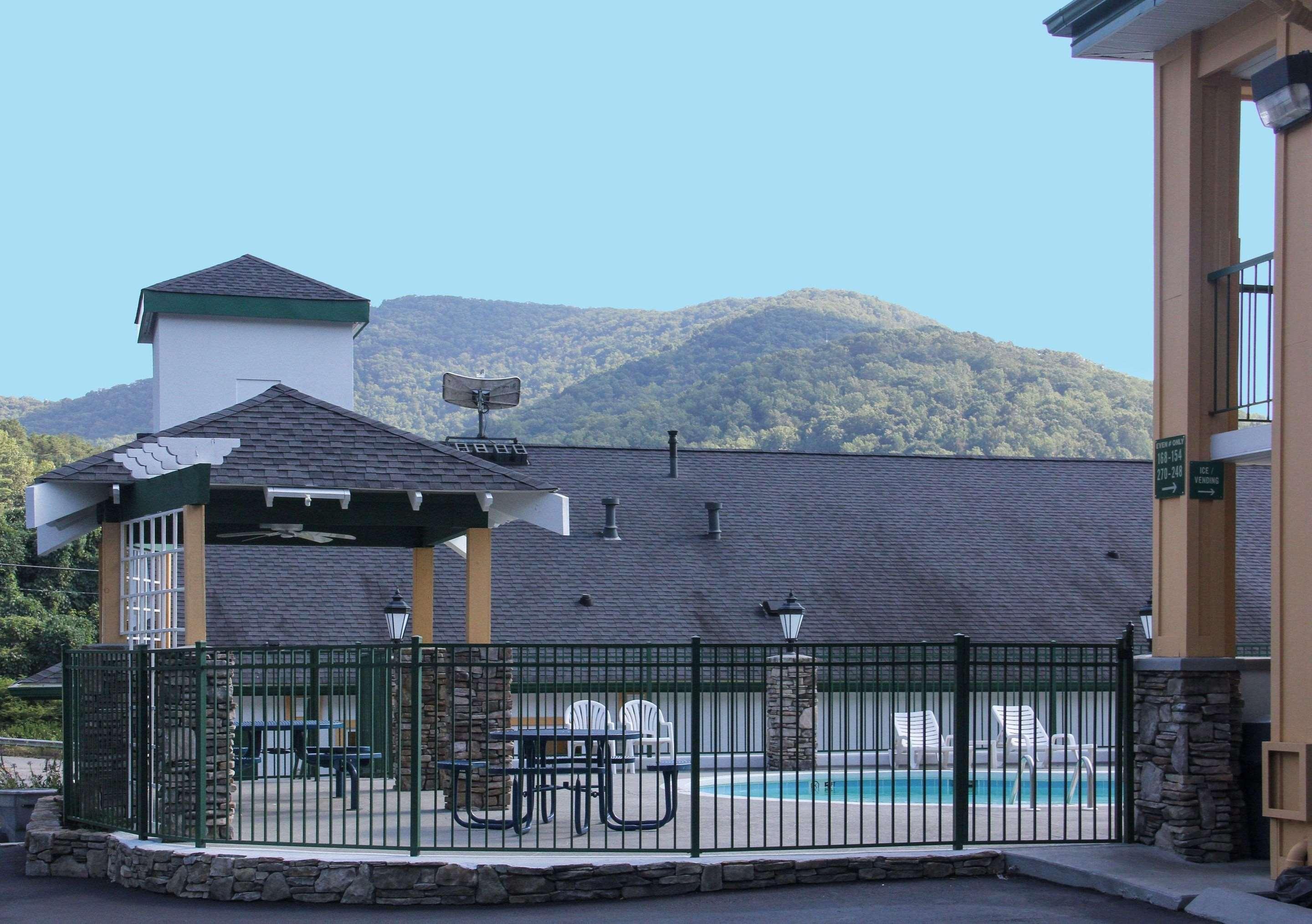Quality Inn & Suites Biltmore East Asheville Exterior foto