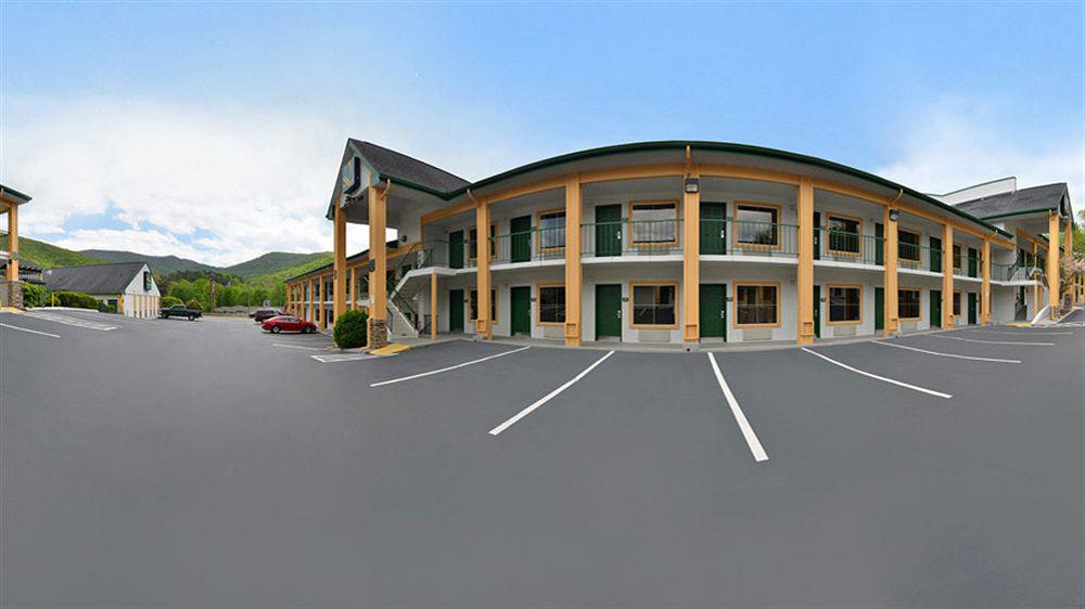 Quality Inn & Suites Biltmore East Asheville Exterior foto